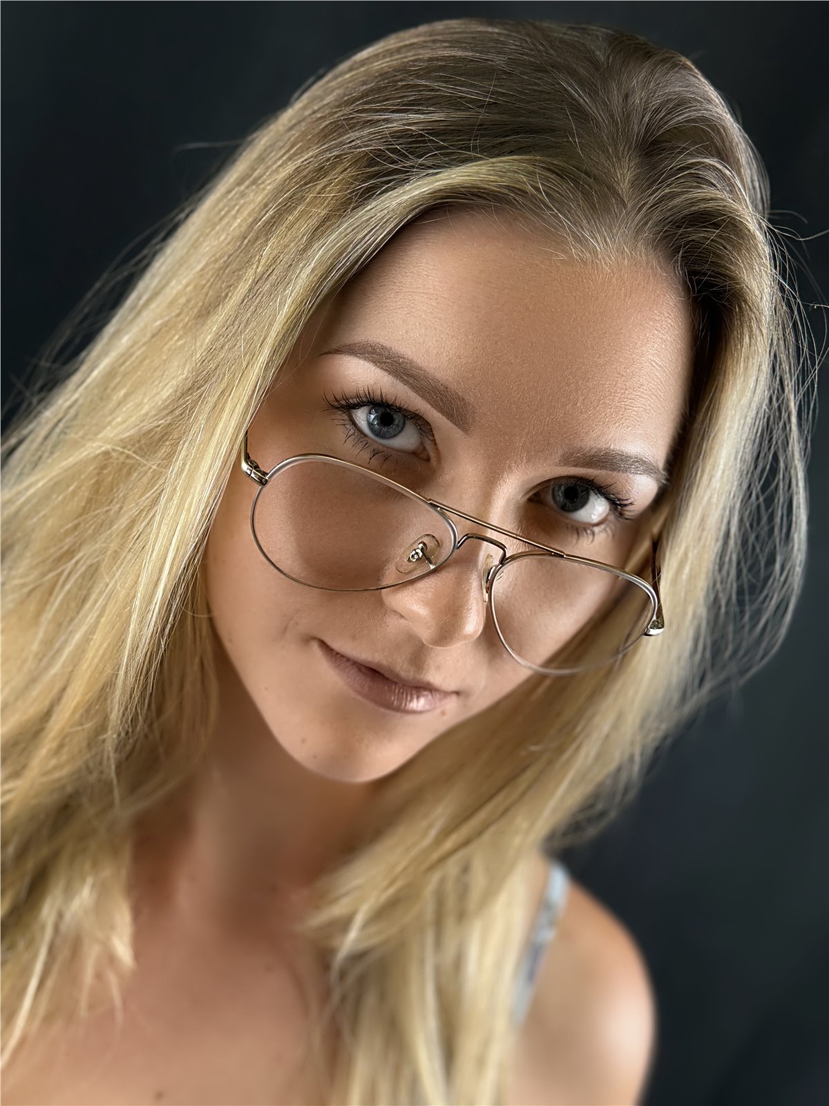 Ritratto cliente con sopracciglia valorizzate